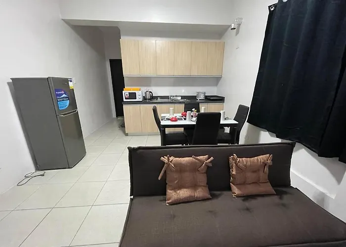 Ama Tower Residences Bed & Breakfast *